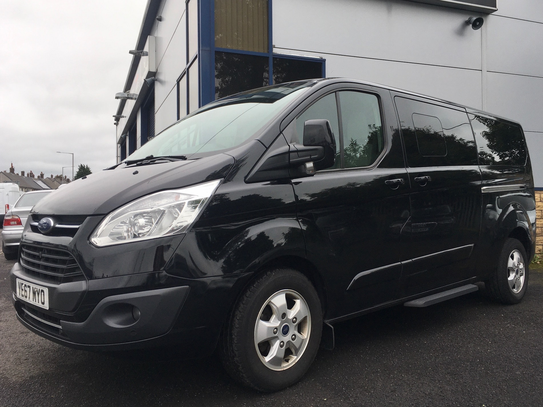 17 17 Ford Tourneo Custom T310 130 Titanium 9 Seat Minibus Routeone Trader