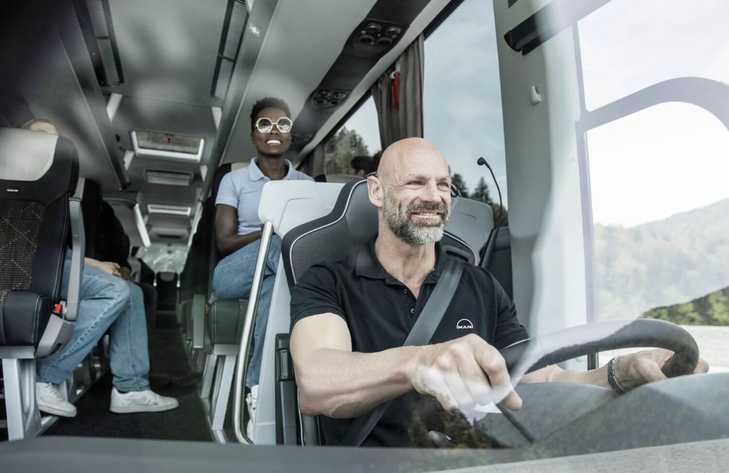 The 2024 Neoplan Tourliner Safety And Comfort In A Digital Age   1920 P Bus Man Lionscoach My24 Cockpit 01 1 