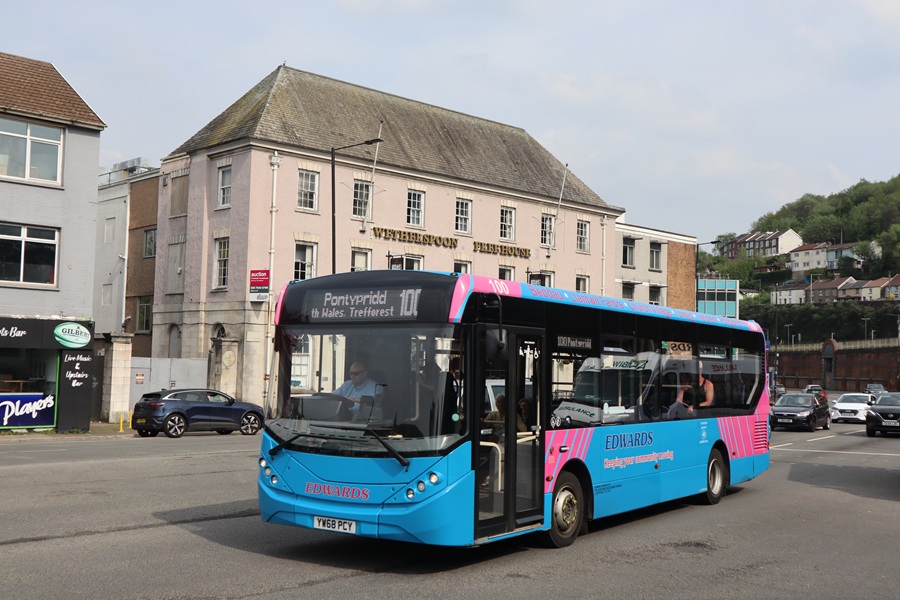Bus Services (Wales) Bill draws Senedd committee concerns