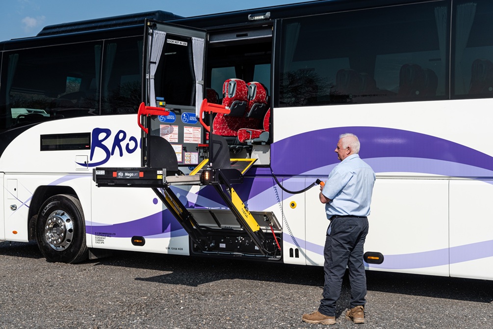 Autonomous coach and bus service delivery with no staff presence questioned